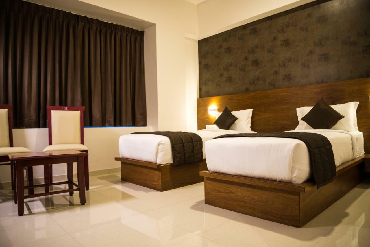 Heritage Inn Mysuru Zewnętrze zdjęcie